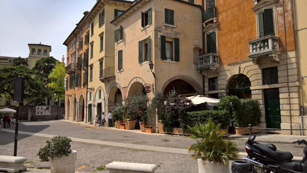 Casa Ferrari Appartamento Verona Sanificato Ozono Exterior photo